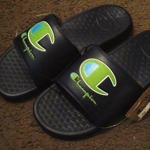 Champion slides NWT
